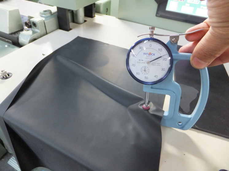 ダンベル試験用精密スライス加工機