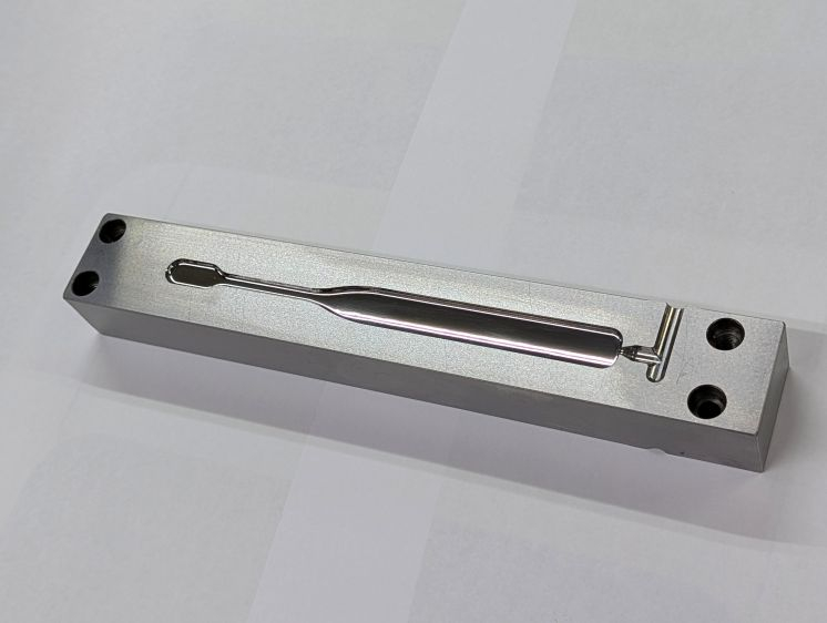 ハブラシ金型の入れ子